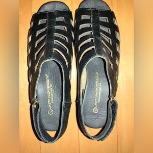 Unity in Diversity leather sandals